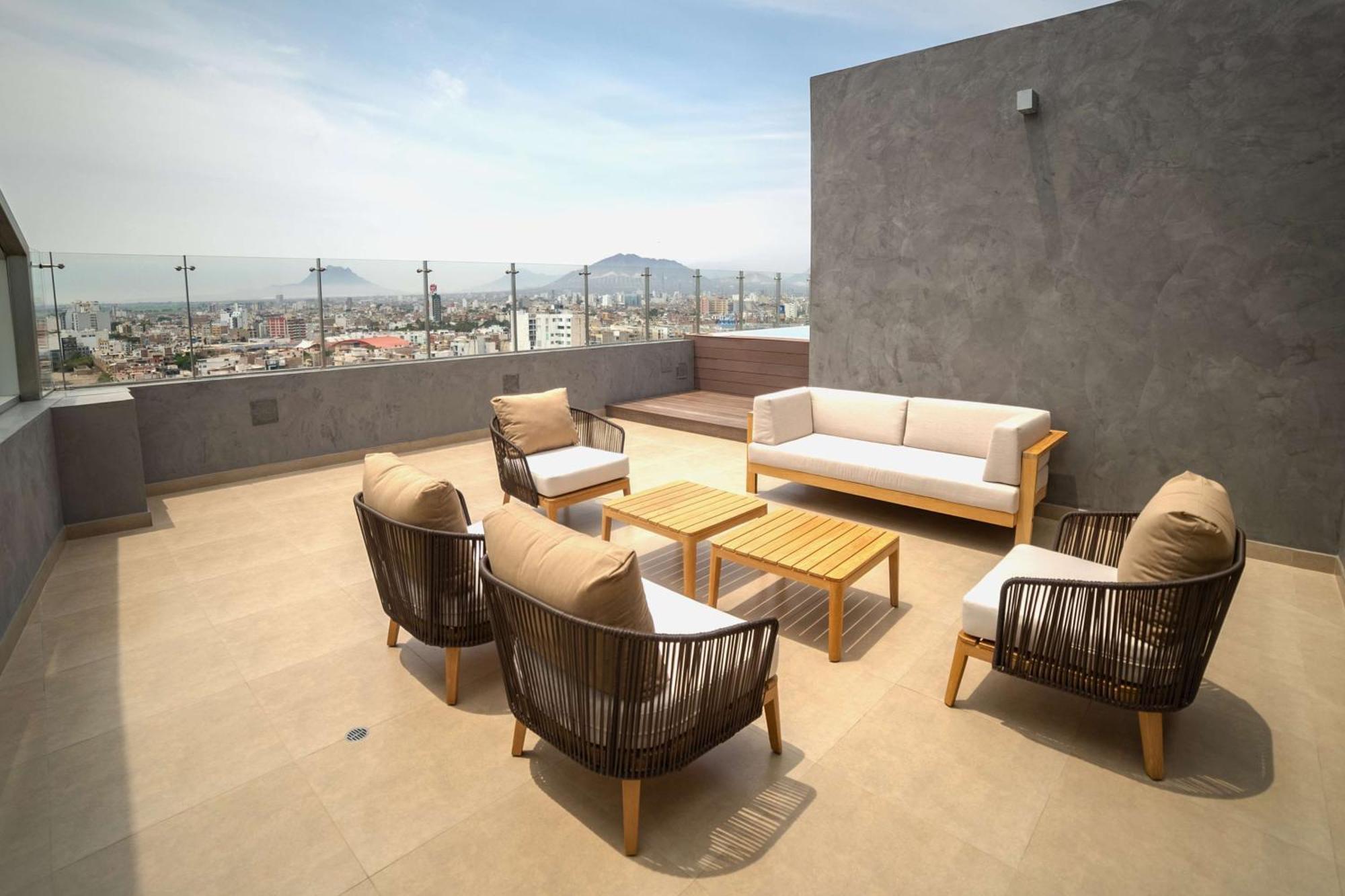 Hotel Doubletree By Hilton Trujillo Encalada Exterior foto