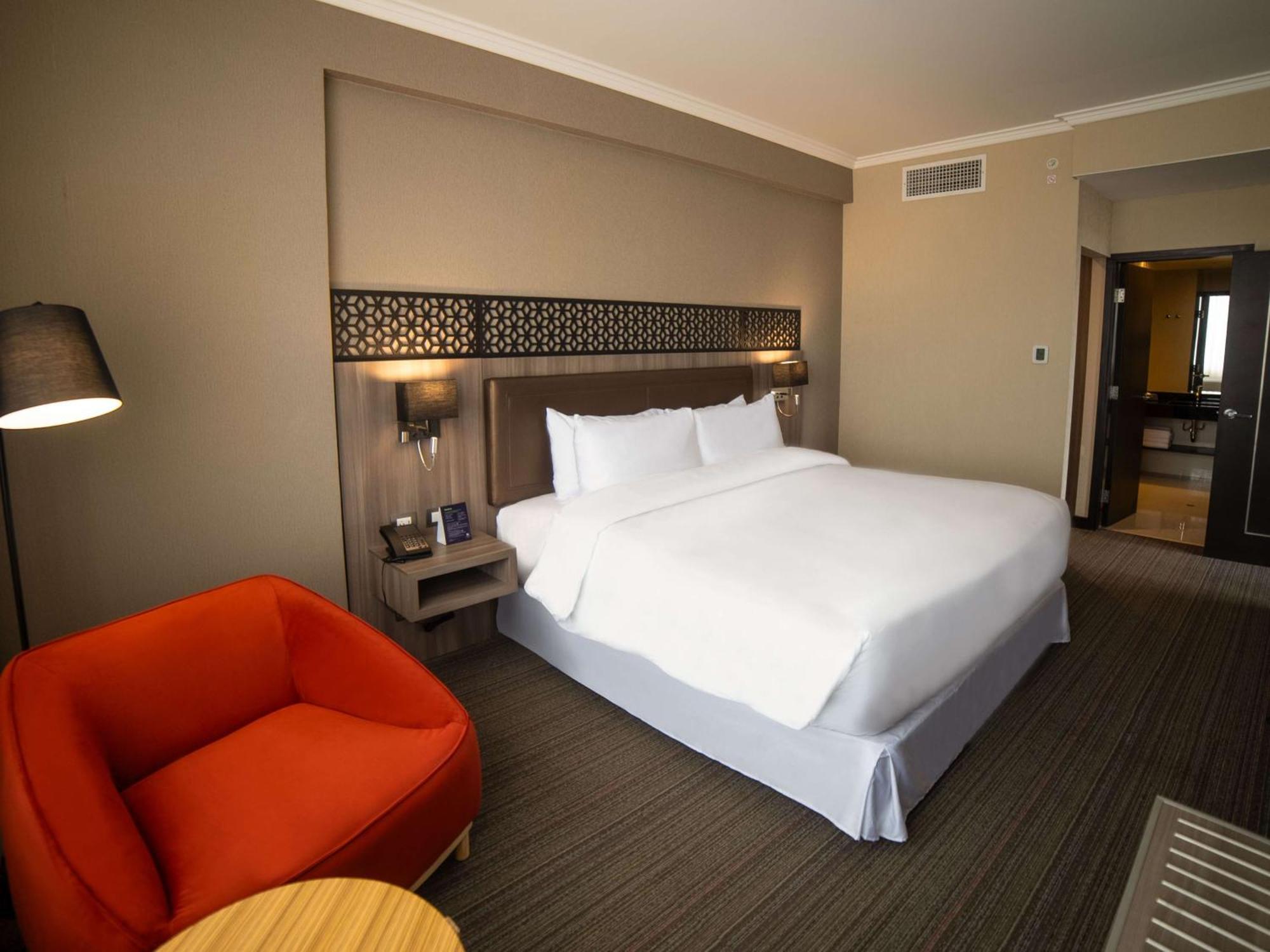 Hotel Doubletree By Hilton Trujillo Encalada Exterior foto